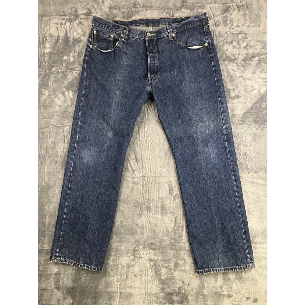 Levi's 501 Men's Blue Denim Straight Original Fit Medium Wash Jeans